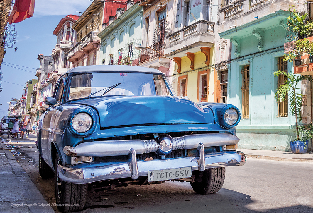 Vintage Car in Havana - Image 2